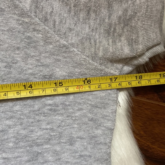 Heather gray French terry short sleeve hoodie in size L. - Picture 3 of 12